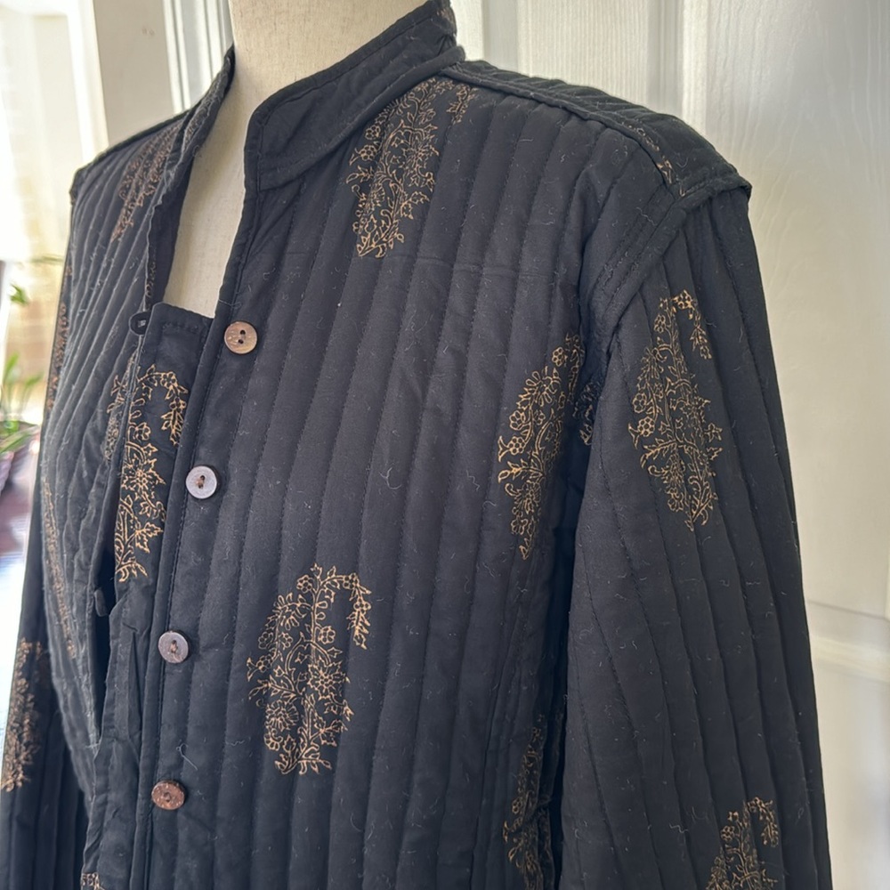 Quilted cotton hand block printed jacket black paisley India EUC L